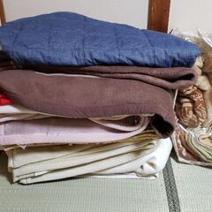 緩衝材用の毛布を10枚ほどお譲りいたします。