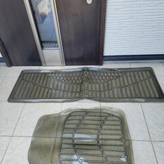 セレナ床マットの画像