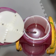 かき氷機と麦茶ポット の画像