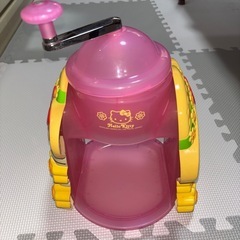 かき氷機と麦茶ポット の画像