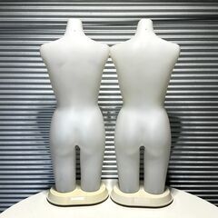 店頭引き渡し 中古 電灯マネキン トルソー 2体セット ライトアップ マネキン 電気 光る 点灯確認済みの画像
