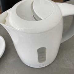 電気ケトルの画像