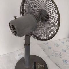 シャープ扇風機　グレー　リモコン付　95年製の画像