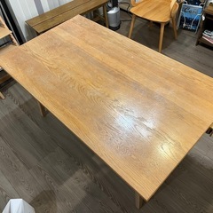 ダイニングテーブル
の画像