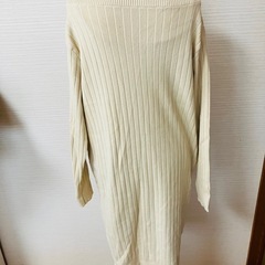 ニットワンピース長めの画像