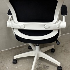 オフィスチェア メッシュタイプの画像