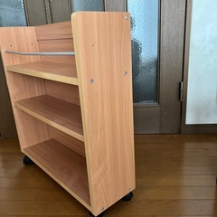 本棚2つ　キャスター付きの画像