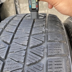 BLIZZAK DM-V3 235/55R19 4本 スタッドレスタイヤ 2021年製 バリ山 溝あり の画像