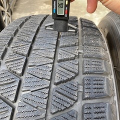 BLIZZAK DM-V3 235/55R19 4本 スタッドレスタイヤ 2021年製 バリ山 溝あり の画像