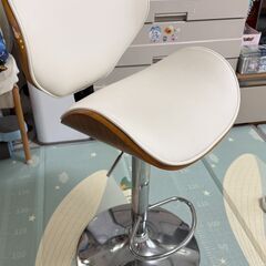 【20% off】DORIS カウンターチェア バーチェア 回転 高さ調整 PUレザー おしゃれ ホワイト ハルトの画像