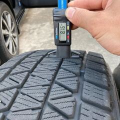  BLIZZAK DM-V3 225/65R17 2本 スタッドレスタイヤ 2023年製 8分山 バリ山 溝あり ブリヂストン ブリザック レガシーアウトバックの画像