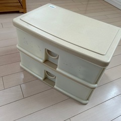 引き出し&茶器沢山まとめて　お話中の画像