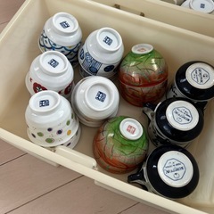 引き出し&茶器沢山まとめて　お話中の画像
