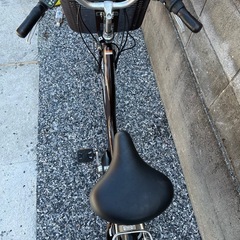 電動アシスト自転車茶色の画像