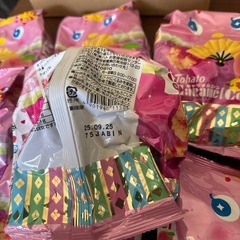 東鳩　キャラメルコーン　もも味9個の画像