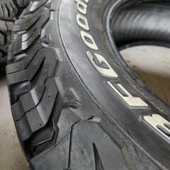 グットリッチ　ホワイトレター　235/70R16  4本セットの画像