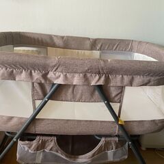 ベビーベッドの画像