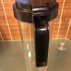 冷茶ポット　麦茶保存容器の画像