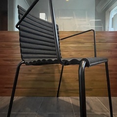 JOHANSONヨハンソンデザイン　Ribリブアームチェアの画像