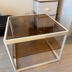 【8/10まで！】ガラステーブルの画像