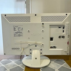 【武蔵小山店】　シャープ　アクオス　AQUOS　2T-C22ADW 22型　22インチテレビ　液晶テレビ　白いテレビ　小型テレビ　サブテレビ　一人暮らし　寝室用　ゲーム用モニター　テレビ　SHARP　2018年製　地デジ　BS　CS　HDMI　リモコン　付き テレビの画像