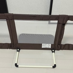 【おくだけとおせんぼ Mサイズ】ベビーゲート（ブラウン）の画像
