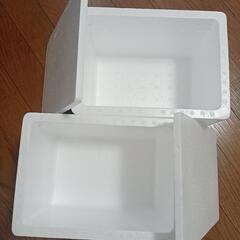 発泡スチロールのボックスと保冷剤　2セットの画像