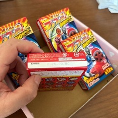 フルタ　ブンブンジャー　BIG缶バッジキャンディー4個の画像