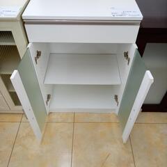 リユースのサカイ太田店★ジモティ割あり★  食器棚 ホワイト H90×D39.5×W60 クリーニング済み OJ10307の画像