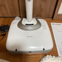 【値段交渉可能】アイリスオーヤマ　充電式モップクリーナーの画像