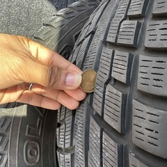 YOKOHAMA スタッドレス タイヤ 4本 215/65 R16 の画像