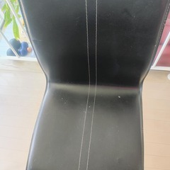 ダイニングテーブルの画像
