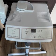 エステスチーマーに純水器とタオルスチーマー付きの画像
