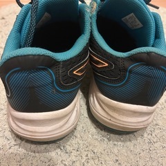 asics スニーカーの画像