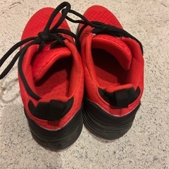 asicsスニーカーの画像
