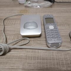パナソニック デジタルコードレス電話機 迷惑電話対策機能搭載 ホワイト VE-GZL40DL-Wの画像