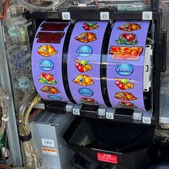 【即使用可・美品】マジカルハロウィン4 実機 スロット本体（コイン不要機・設定キー・ドアキー付）の画像