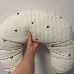 ⭐︎0円⭐︎【訳アリ】授乳クッションプティマイン（さくらんぼ）の画像