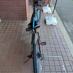 ★美品★24インチ　外装6段変速　LEDオートライト　カゴ　フェンダー付き子供用自転車　ブラックの画像