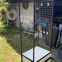 引き出し付きハンガーラックの画像