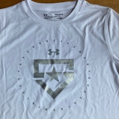 Under Armour アンダーアーマー 白　Tシャツ 150 YLG 男女の画像