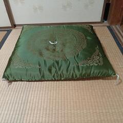 座布団2枚　（未使用）の画像