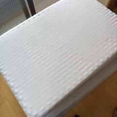 【
お引き取り先決定】折りたたみマットレス シングル 2つの画像