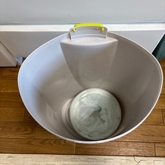 combi おむつ用ゴミ箱の画像