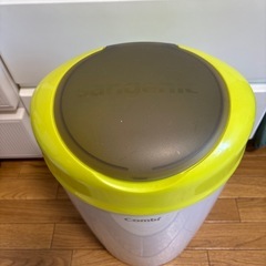 combi おむつ用ゴミ箱の画像