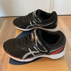 Asics 男の子用シューズ　19センチの画像