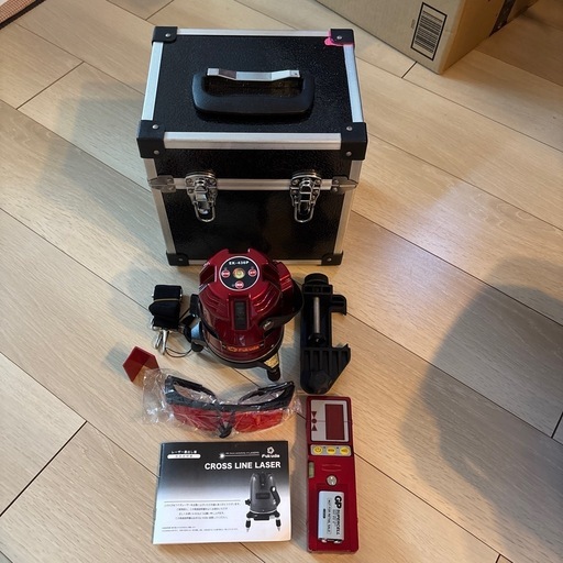 Fukuda製レーザー水準器、ケースと付属品付き