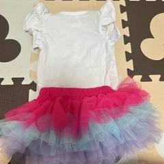 ヘアバンド付きベビー服の画像