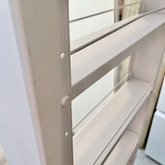【武蔵小山店】　スリムワゴン　隙間収納　すきま収納　ストッカー　キャスター付き　収納棚　キッチンワゴン　サイドラック　白家具　ホワイトラック　細型ラック　洗面所収納　キッチン収納　省スペース　コンパクト収納　収納ワゴン　整理棚　収納家具　中古家具の画像