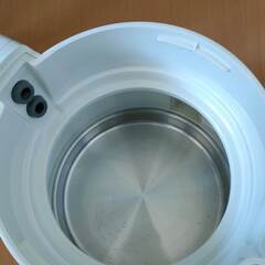【美品】　タイガー魔法瓶(TIGER) 電気ケトル 湯沸かし わく子 0.6L 転倒お湯漏れ防止 カラ炊き防止 の画像